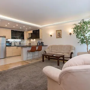 apartnent-daria-vas.sofiahotelsbg.com/