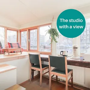 The Houseboat Family - De Jordaan Hotel en barco